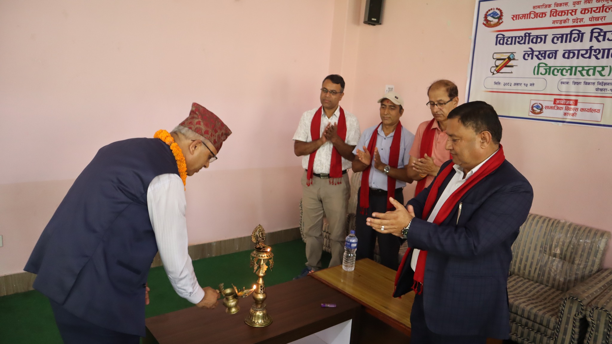 विद्यार्थीका लागि सिर्जनात्मक लेखन कार्यशाखा कार्यक्रमका तस्वीरहरु  मिति:-२०८२/०३/१५ गते